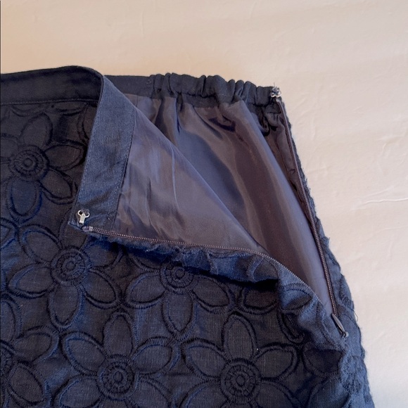 Talbots Navy Linen Embroidered Floral Skirt Scalloped Hem 16WP - Picture 5 of 10